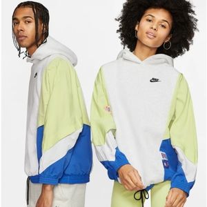 Hoodie nike with windbreaker sleeves.